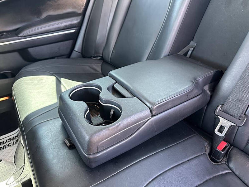 2015 Chrysler 300 Limited