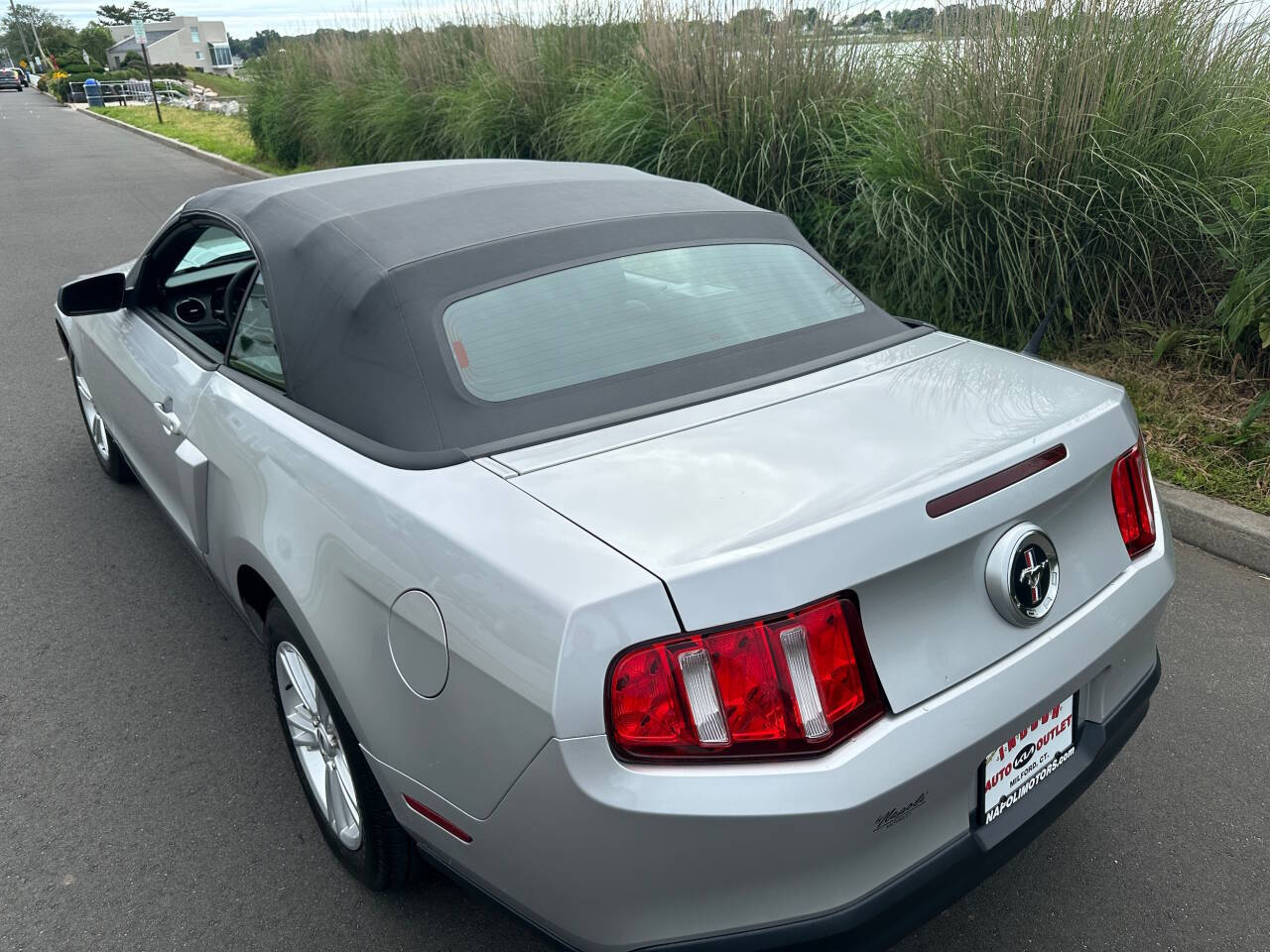2010 Ford Mustang 7