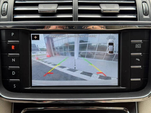 2018 Lincoln Continental Premiere