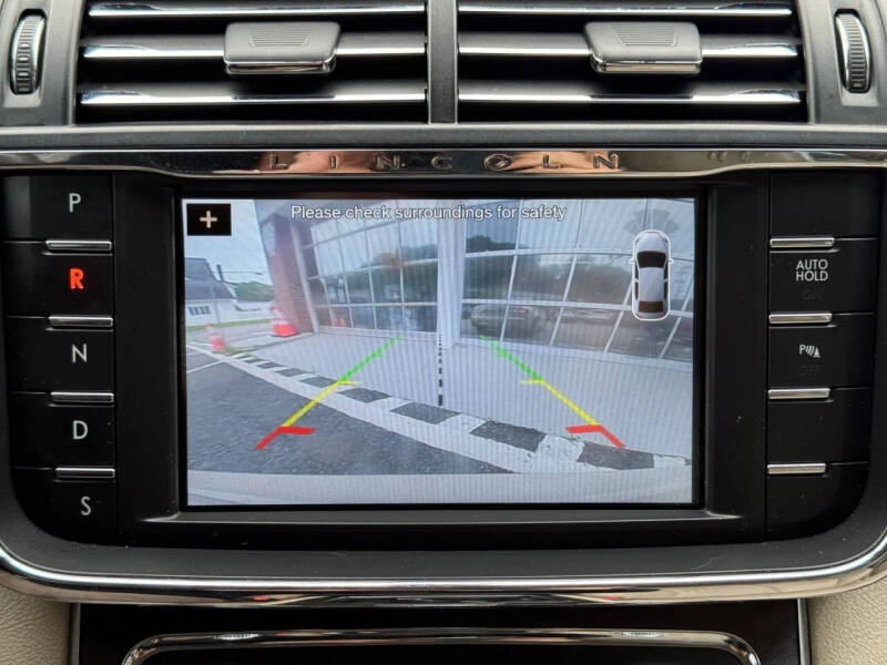 2018 Lincoln Continental Premiere