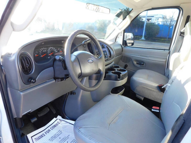 2006 Ford E-Series E-350 SD