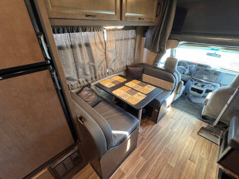 2019 Thor Motor Coach Majestic