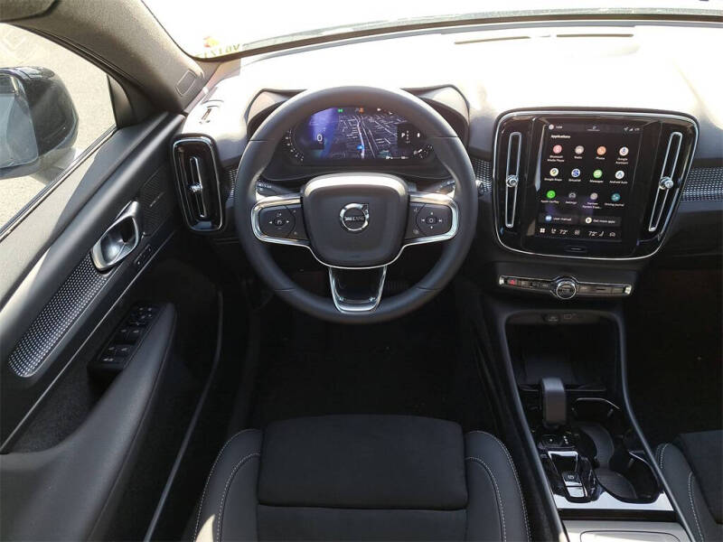 2026 Volvo XC40 B5 Ultra Black Edition