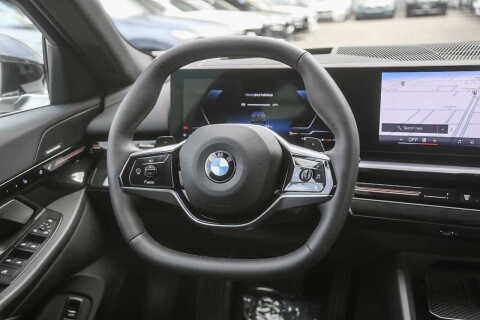 2025 BMW 5 Series 530i