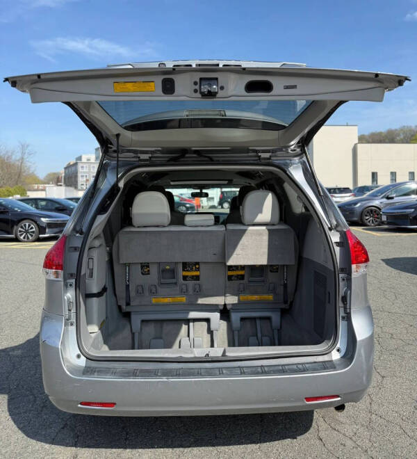 2012 Toyota Sienna
