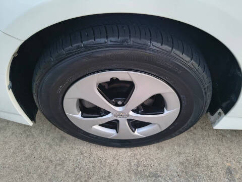 2013 Toyota Prius Three