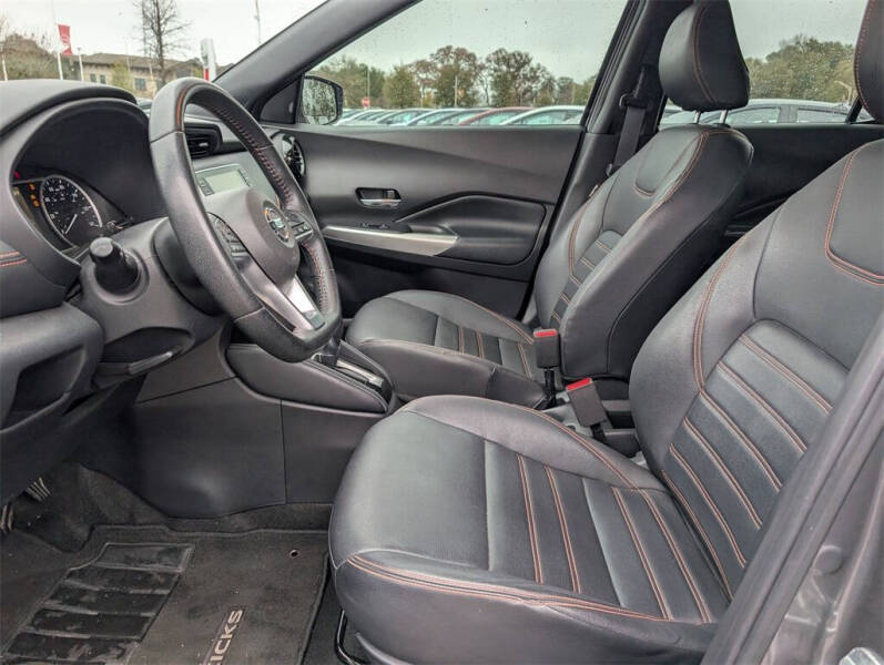 2019 Nissan Kicks SR