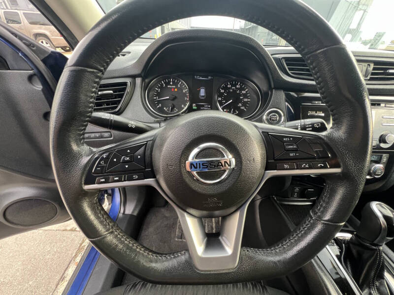 2017 Nissan Rogue SV