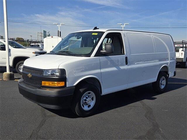 2025 Chevrolet Express 2500