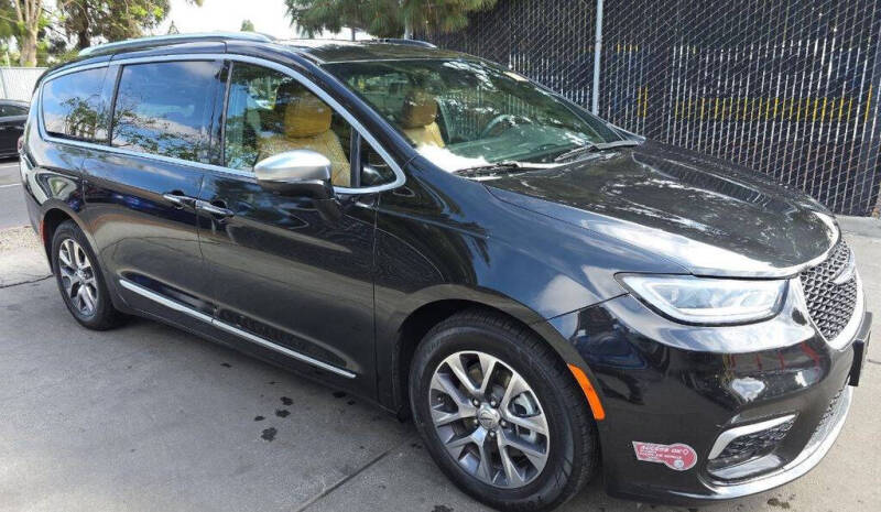 2023 Chrysler Pacifica Plug-In Hybrid Pinnacle