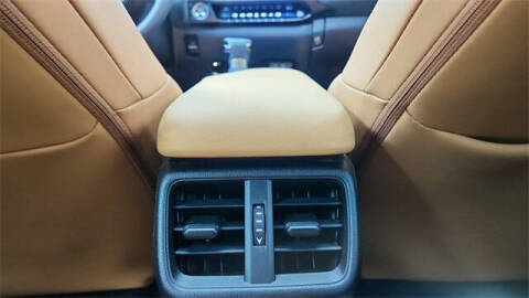 2023 Lexus UX 250h Premium