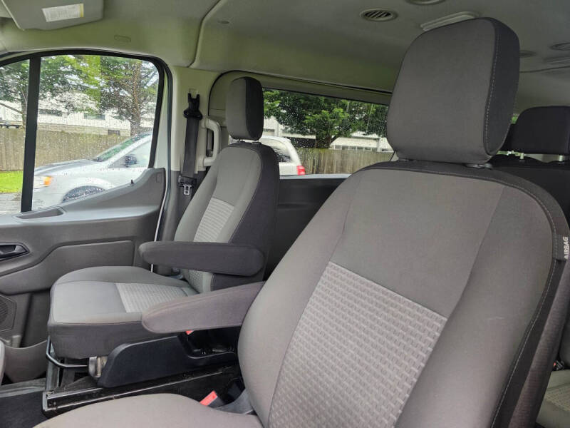 2020 Ford Transit 150 XLT