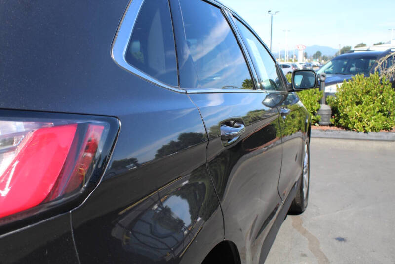 2019 Ford Edge Titanium