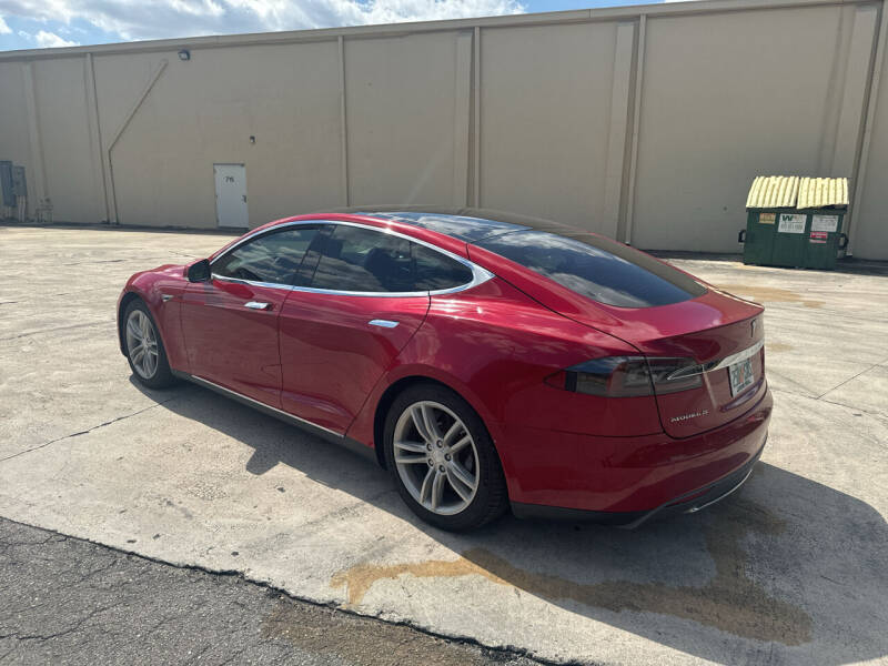 2014 Tesla Model S S photo 3