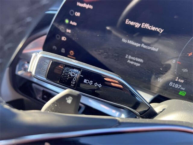 2024 Cadillac LYRIQ Luxury 2