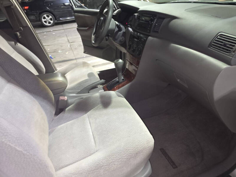 2004 Toyota Corolla LE