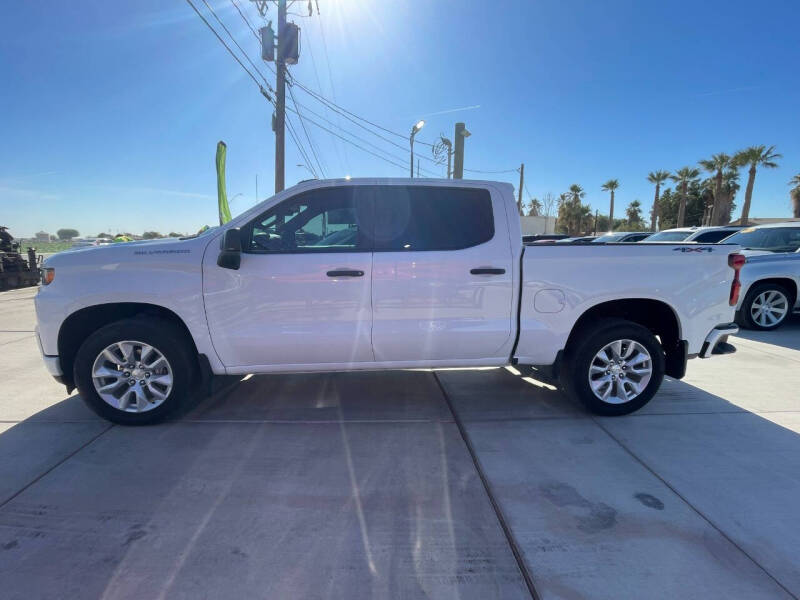 2022 Chevrolet Silverado 1500 Limited Custom photo 3