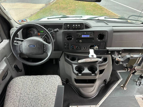 2010 Ford E-Series E-450 SD