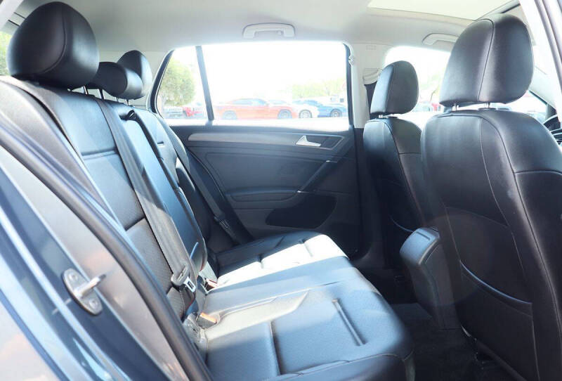 2018 Volkswagen Golf TSI SE