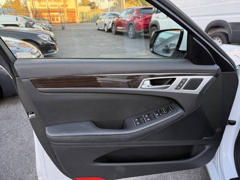 2015 Hyundai Genesis 3.8L