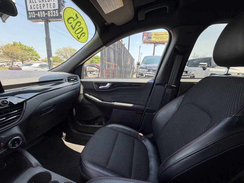 2025 Ford Escape ST-Line Select
