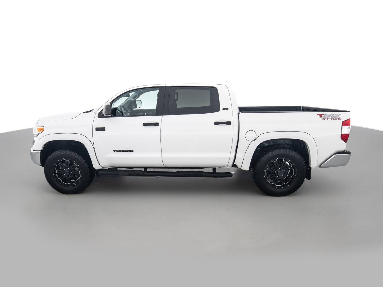Used Car 2017 Toyota Tundra  Sr5 4x4 4dr Crewmax Cab Pickup Sb (5.7l V8 Ffv) For Sale Under $30,000 In Coal City, Illinois