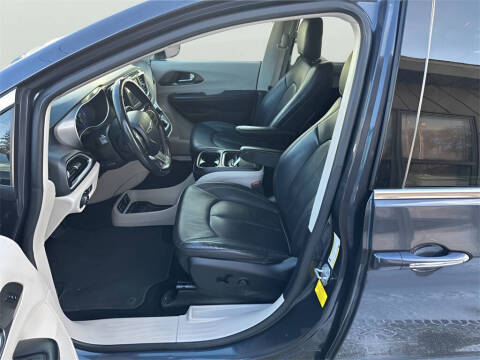 2020 Chrysler Pacifica Touring L