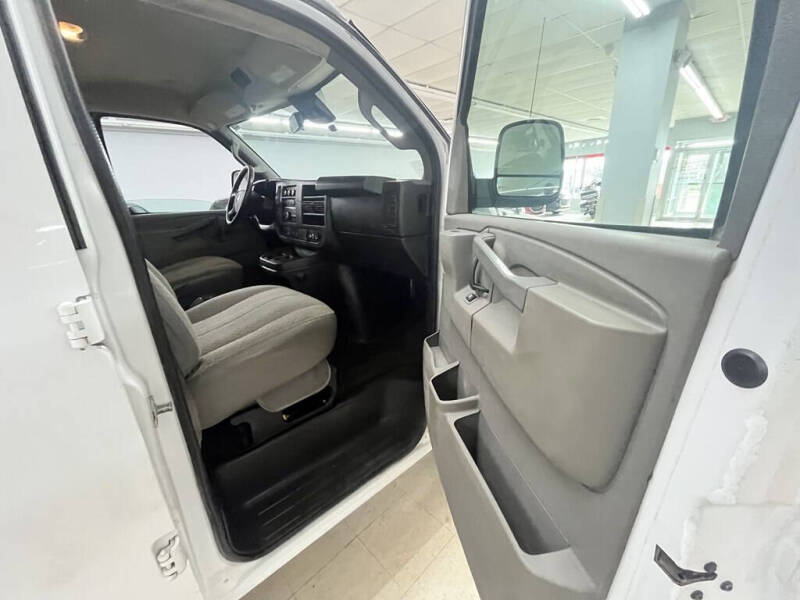 2022 Chevrolet Express LT 3500