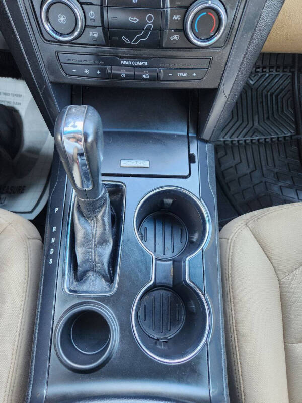 2016 Ford Explorer