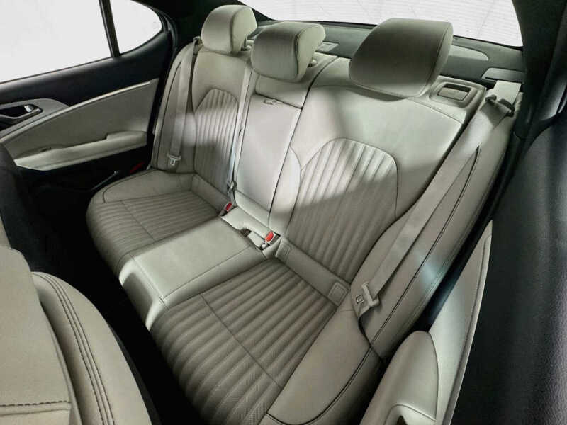 2023 Genesis G70