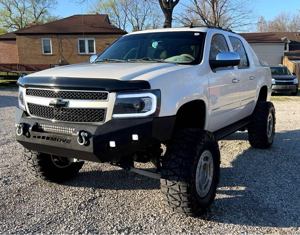 2011 Chevrolet Avalanche for sale at Big Iron Auto LLC in Cape Girardeau, MO