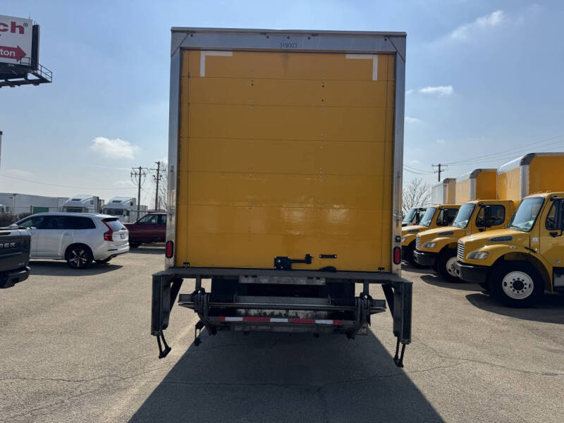2019 Freightliner M2 106