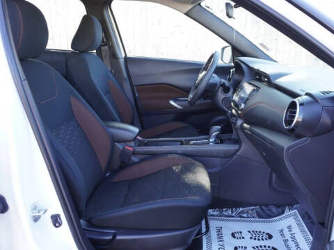 2023 Nissan Kicks SR