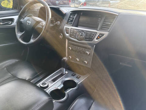 2017 Nissan Pathfinder SL