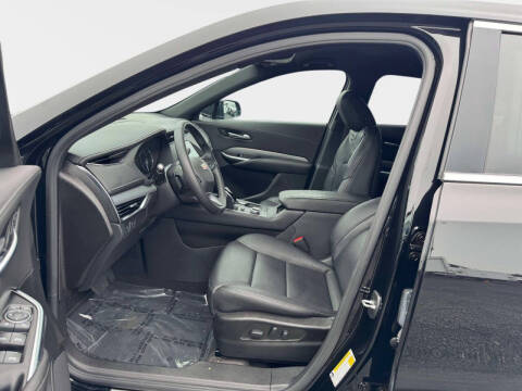 2022 Cadillac XT4 Premium Luxury