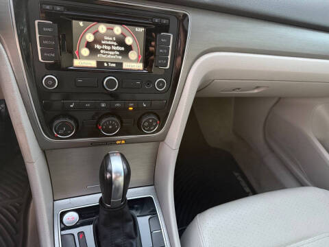 2015 Volkswagen Passat 2.0L TDI SE