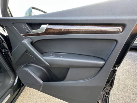 2018 Audi Q5 2.0T quattro Premium Plus