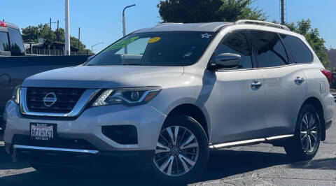 2018 Nissan Pathfinder for sale at Lugo Auto Group in Sacramento CA