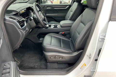 2024 GMC Acadia Elevation