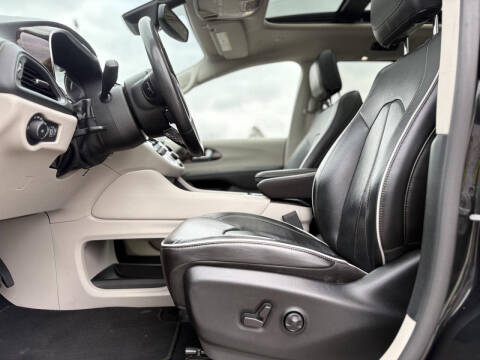 2023 Chrysler Pacifica Plug-In Hybrid Limited