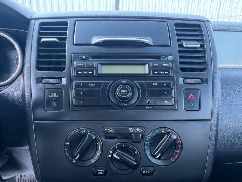 2011 Nissan Versa 1.8 S