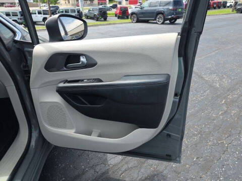 2023 Chrysler Pacifica Touring L