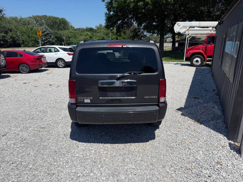 2011 Dodge Nitro Shock