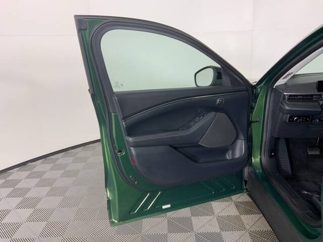 2024 Ford Mustang Mach-E Select