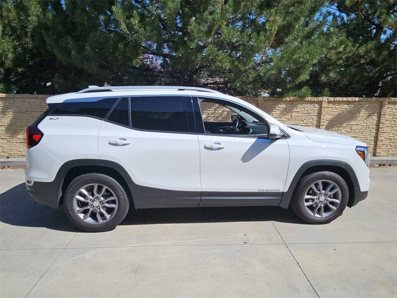 2023 GMC Terrain SLT