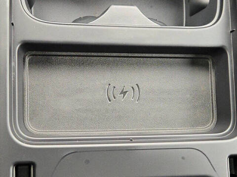 2023 Land Rover Defender 130 X-Dynamic SE