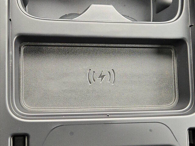 2023 Land Rover Defender 130 X-Dynamic SE