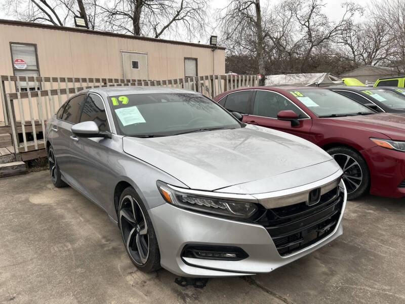 2019 Honda Accord Sport's photo