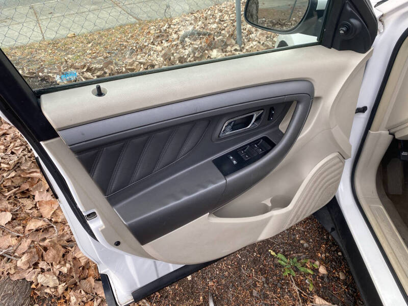 2010 Ford Taurus SEL