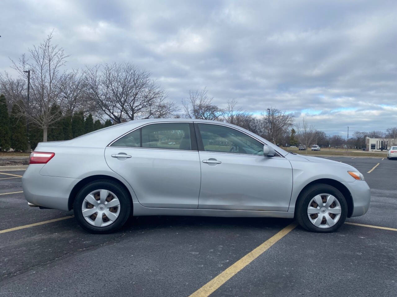 2007 Toyota Camry for sale at Ideal Cars LLC in Skokie, IL